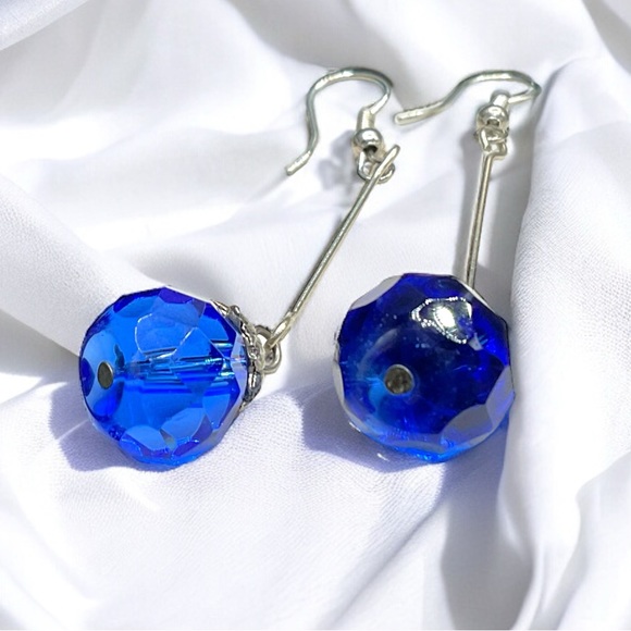 🌺Vintage Silver & Blue Czech Glass Earrings - Picture 11 of 12